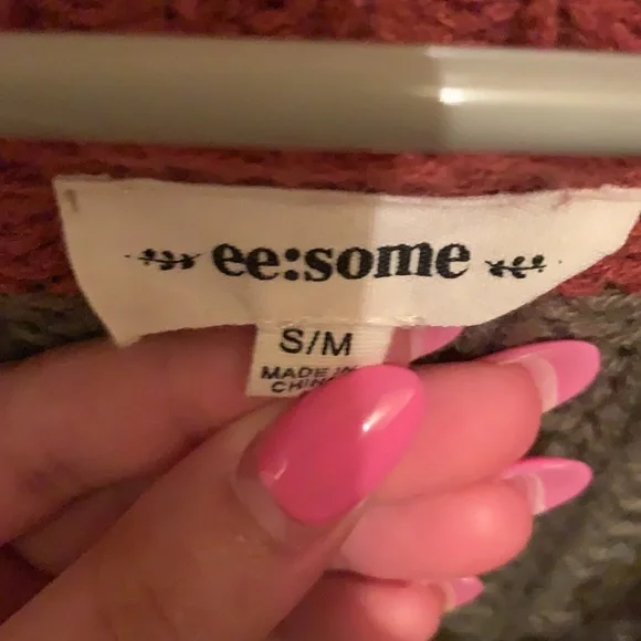 Colorblock Distressed Sweater - Picture 2 of 3